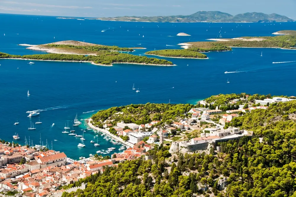 What Are The Top Sailing Routes And Destinations In Croatia And Greece 1 What are the top sailing routes and destinations in Croatia and Greece?
