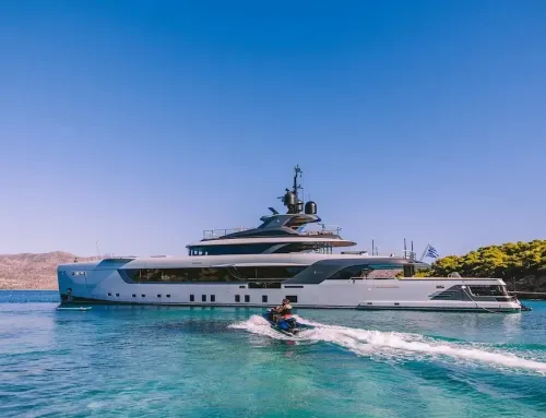 What payment methods are typically accepted by yacht rental companies?